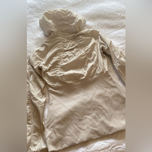 Lululemon Jacket - Picture 3 of 4